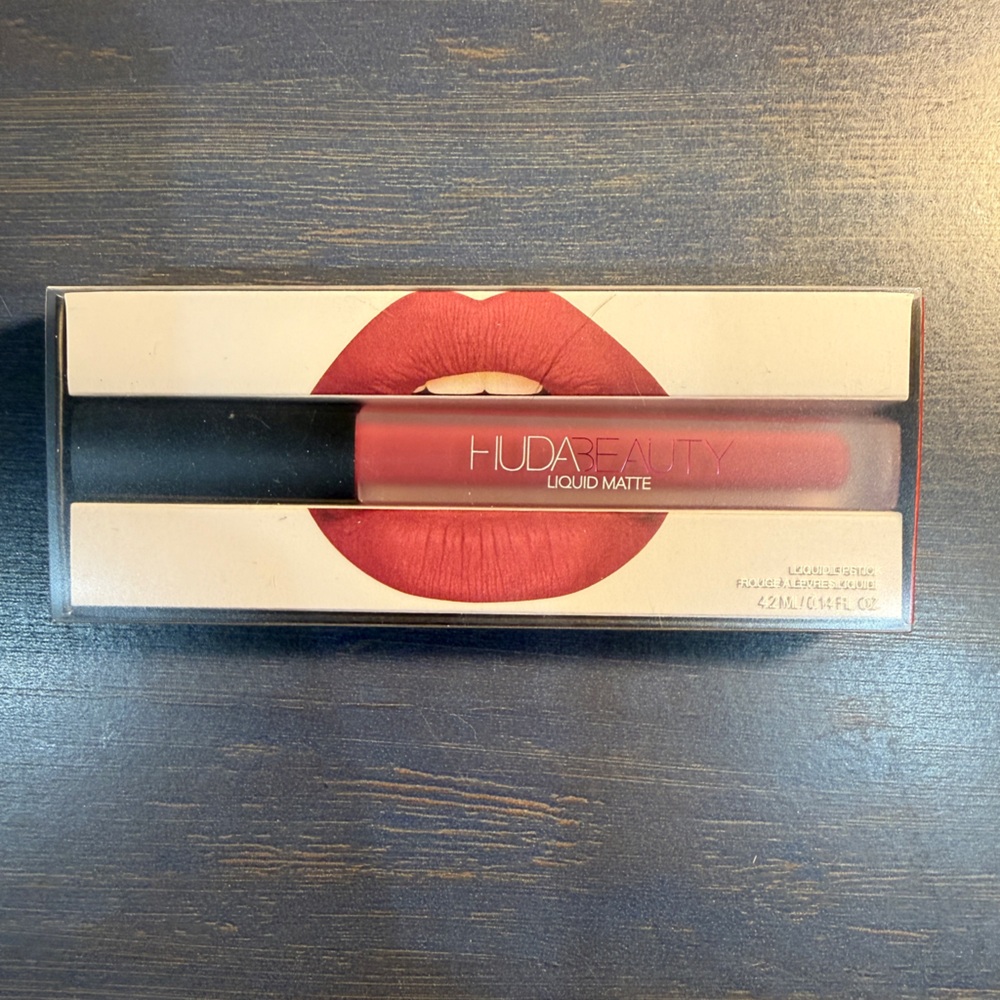 HUDA BEAUTY Liquid Matte Lipstick - Trophy Wife